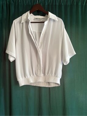 Yves St. Clair White Short-Sleeve Pleated Button Blouse